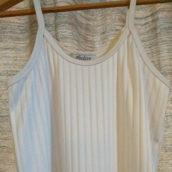 Vintage Y2K White Ribbed Slimming Tank Top - Picture 3 of 9